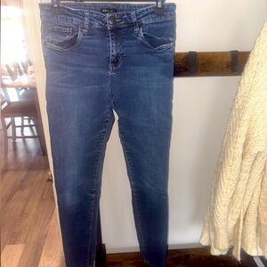 Juniors skinny jeans